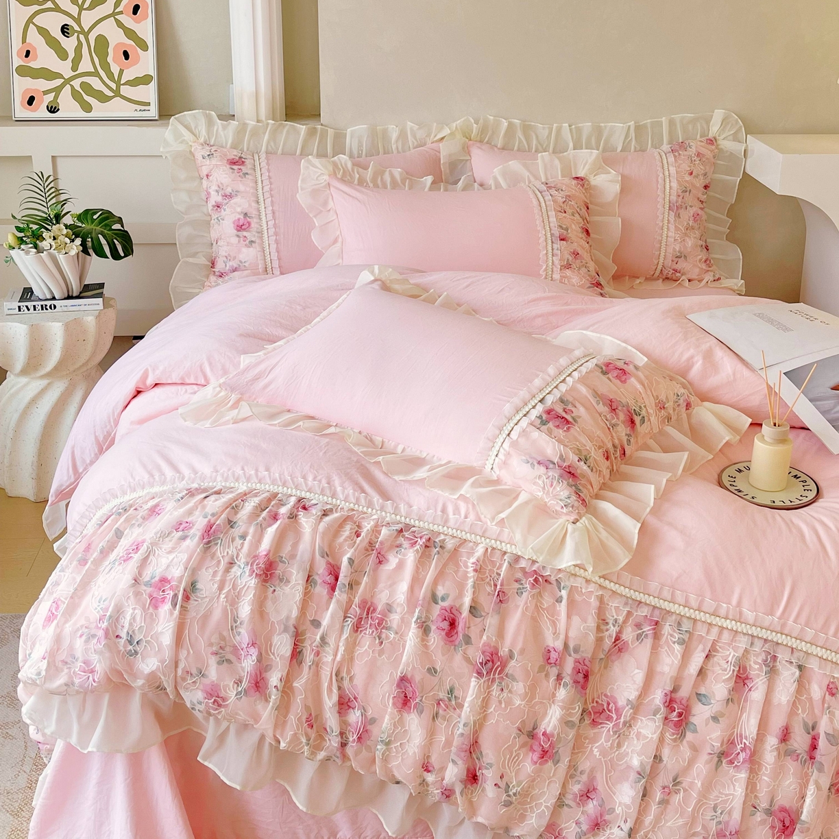 91家纺网 家纺一手货源 找家纺 大麦乐田 2025新款法式少女心水洗糯小棉公主风蕾丝花边四件套 米兰春天-浅粉