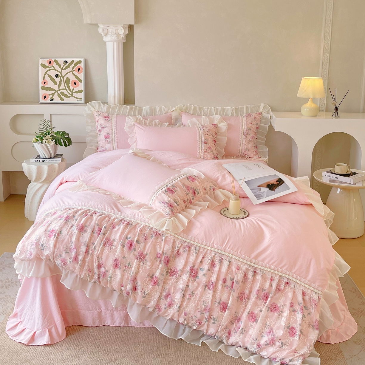 91家纺网 家纺一手货源 找家纺 大麦乐田 2025新款法式少女心水洗糯小棉公主风蕾丝花边四件套 米兰春天-浅粉