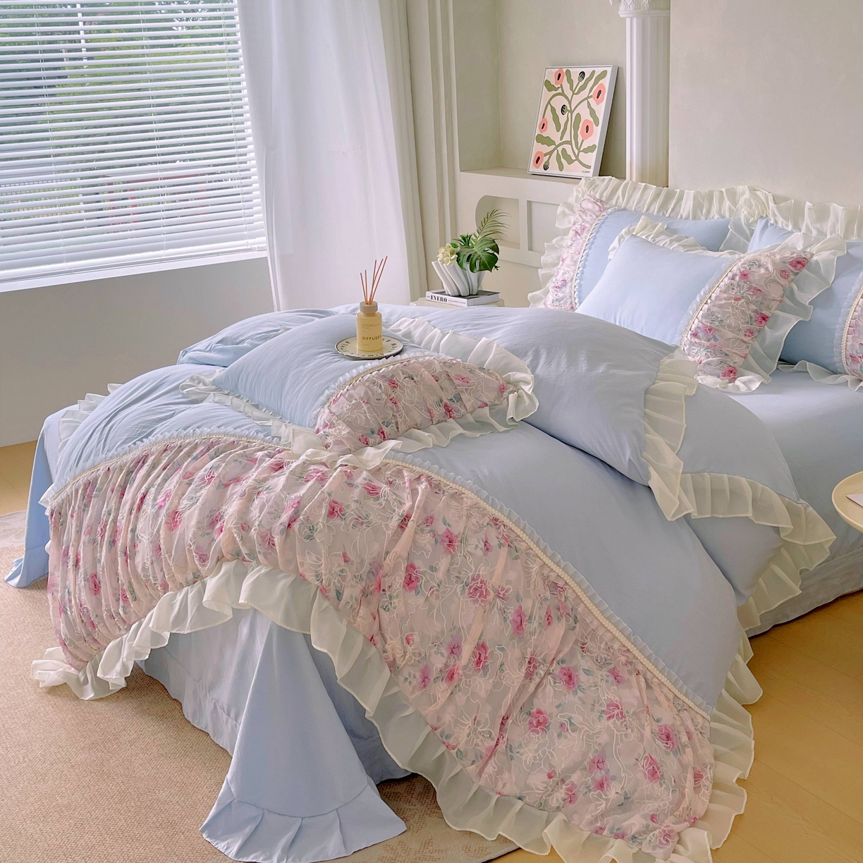 91家纺网 家纺一手货源 找家纺 大麦乐田 2025新款法式少女心水洗糯小棉公主风蕾丝花边四件套 米兰春天-浅兰