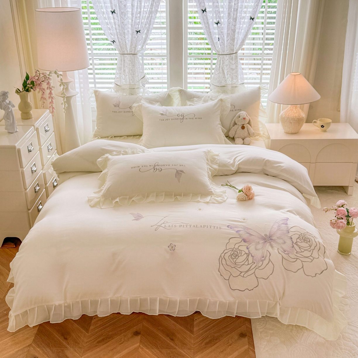 91家纺网 家纺一手货源 找家纺 大麦乐田 2025新款法式少女心水洗公主风贴布绣蕾丝花边四件套 花蝶之恋-奶白