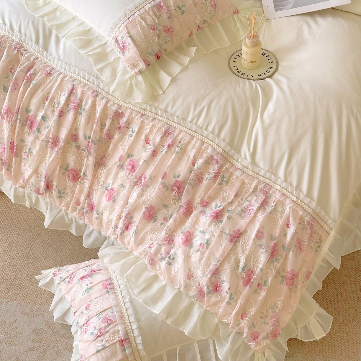 91家纺网 家纺一手货源 找家纺 大麦乐田 2025新款法式少女心水洗糯小棉公主风蕾丝花边四件套 米兰春天-嫩米