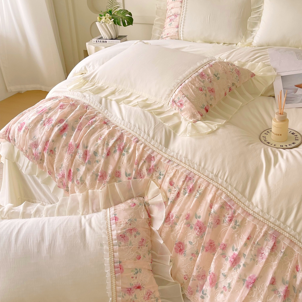 91家纺网 家纺一手货源 找家纺 大麦乐田 2025新款法式少女心水洗糯小棉公主风蕾丝花边四件套 米兰春天-嫩米