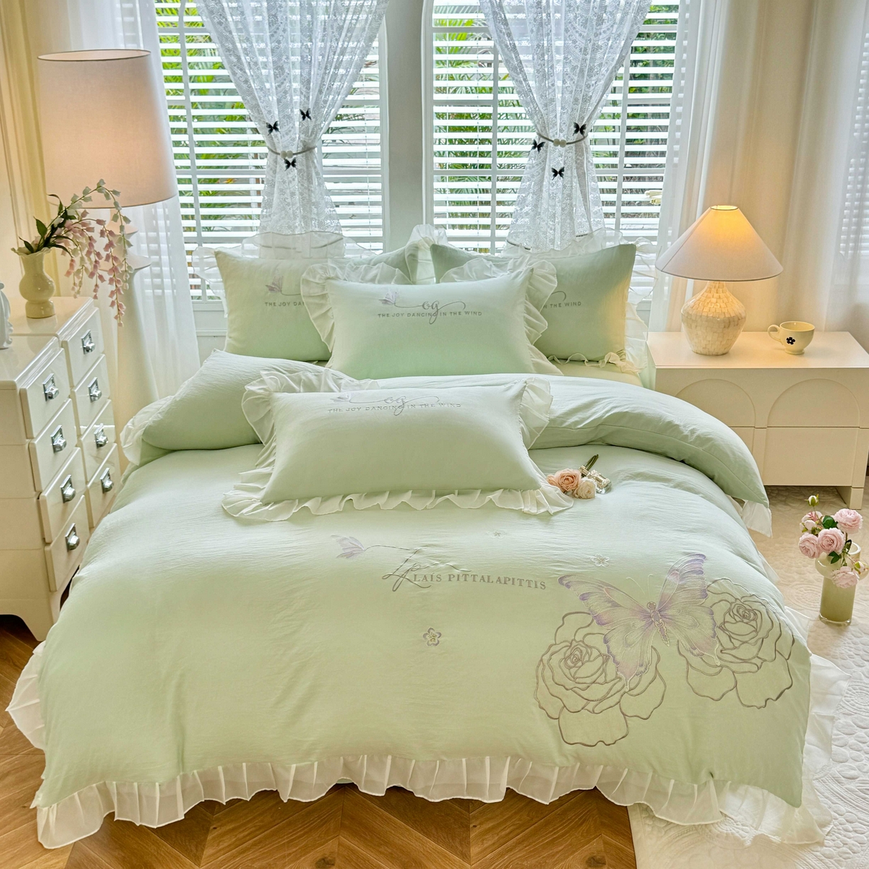 91家纺网 家纺一手货源 找家纺 大麦乐田 2025新款法式少女心水洗公主风贴布绣蕾丝花边四件套 花蝶之恋-嫩绿