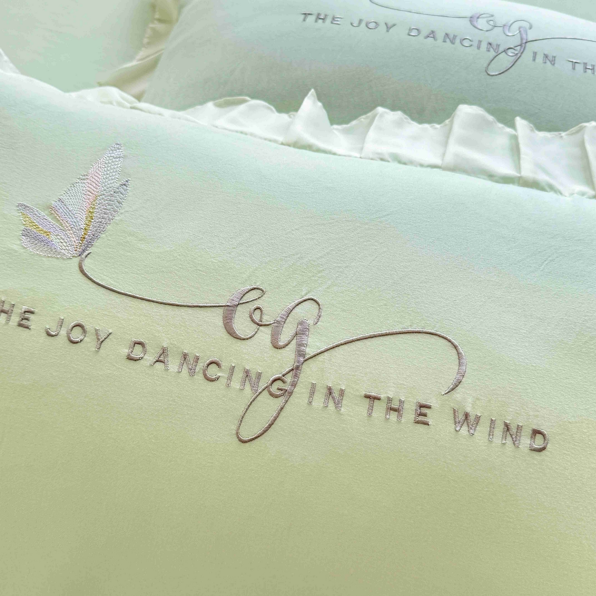 91家纺网 家纺一手货源 找家纺 大麦乐田 2025新款法式少女心水洗公主风贴布绣蕾丝花边四件套 花蝶之恋-嫩绿