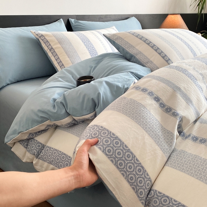 91家纺网 家纺一手货源 找家纺 言一 2025秋冬新品A类60S新疆长绒棉纯棉陶瓷轻磨毛四件套水洗棉提花全棉床单被套 雏菊-月光蓝