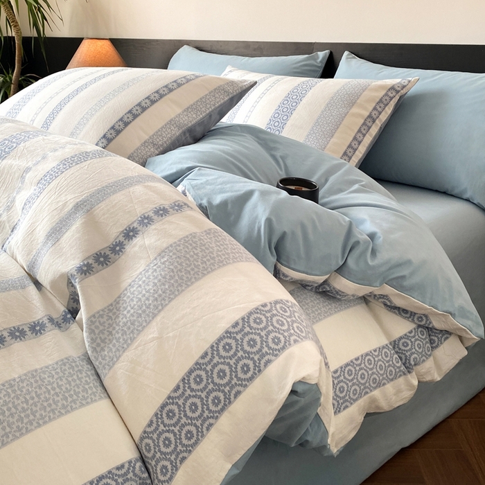 91家纺网 家纺一手货源 找家纺 言一 2025秋冬新品A类60S新疆长绒棉纯棉陶瓷轻磨毛四件套水洗棉提花全棉床单被套 雏菊-月光蓝