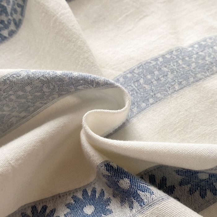 91家纺网 家纺一手货源 找家纺 言一 2025秋冬新品A类60S新疆长绒棉纯棉陶瓷轻磨毛四件套水洗棉提花全棉床单被套 雏菊-月光蓝