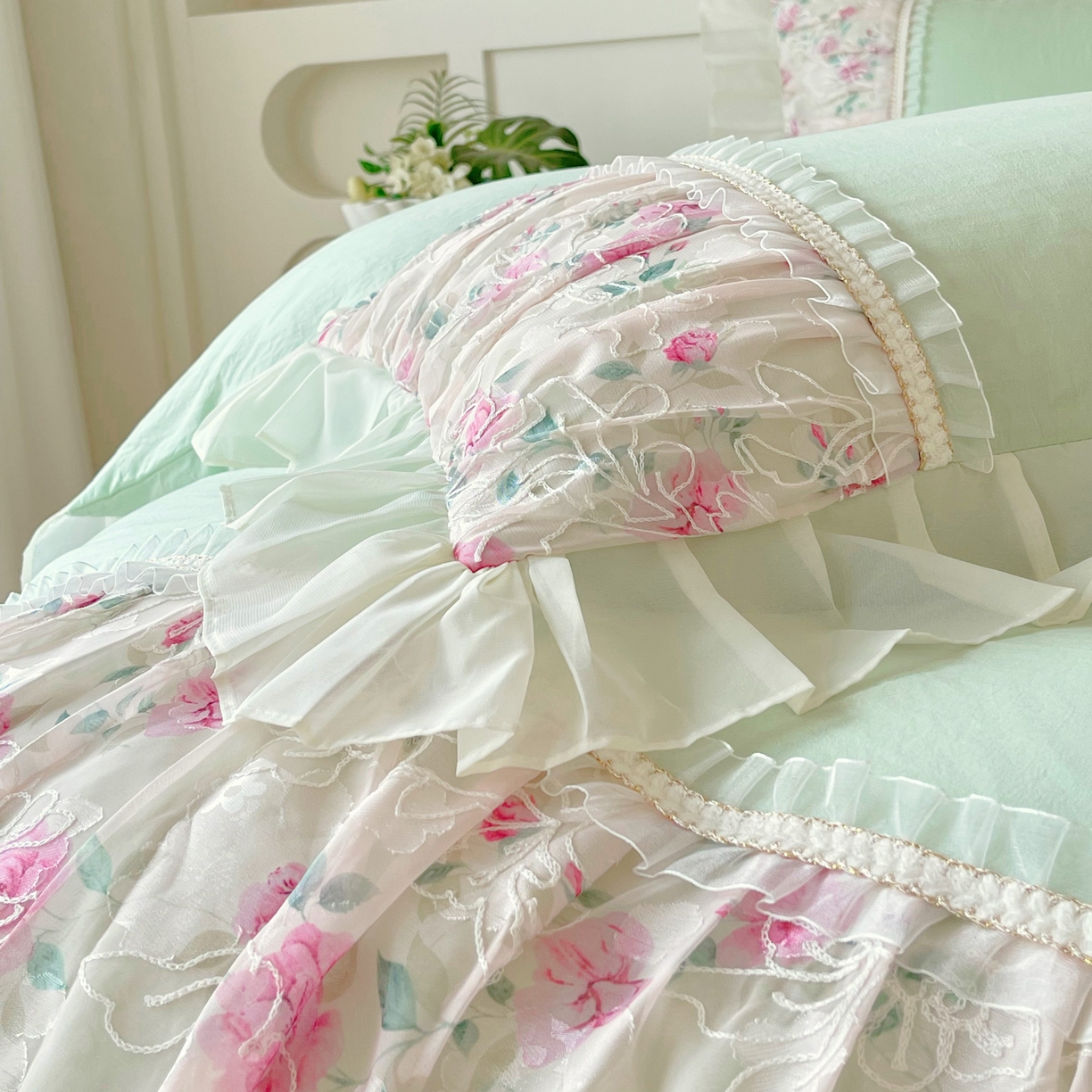 91家纺网 家纺一手货源 找家纺 大麦乐田 2025新款法式少女心水洗糯小棉公主风蕾丝花边四件套 米兰春天-嫩绿