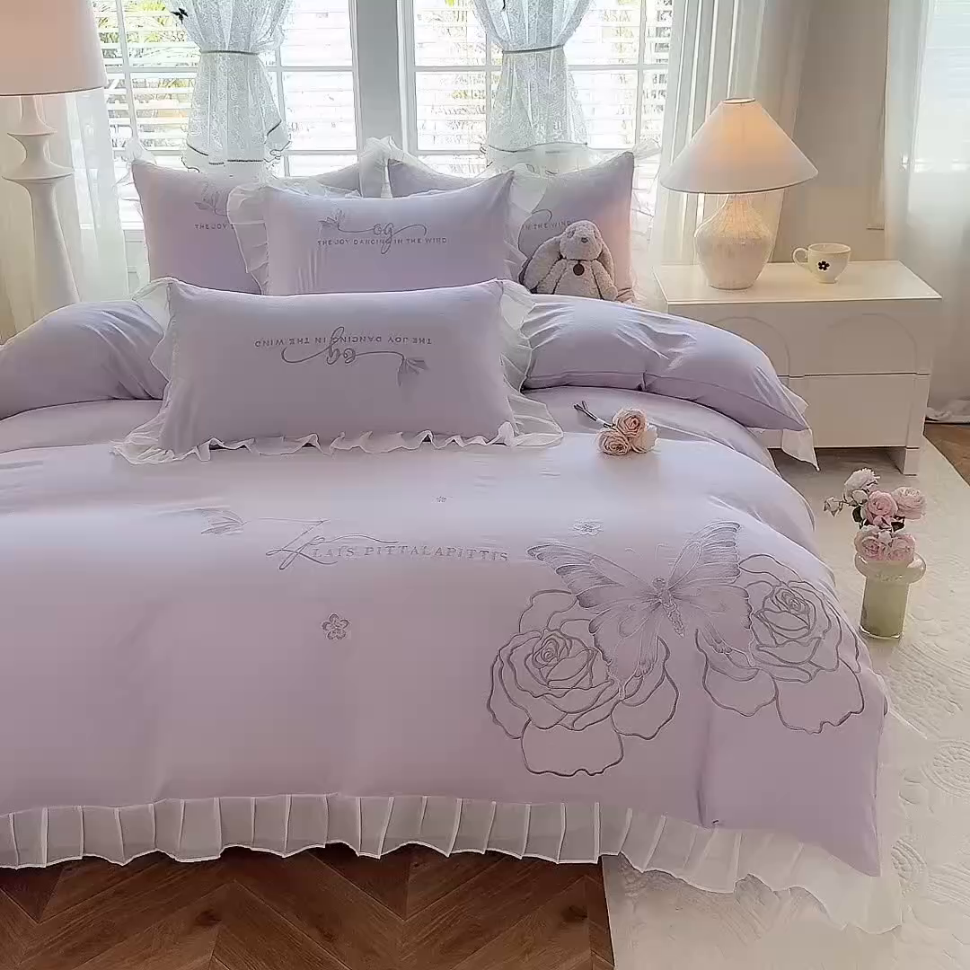 91家纺网 家纺一手货源 找家纺 大麦乐田 2025新款法式少女心水洗公主风贴布绣蕾丝花边四件套 花蝶之恋-嫩紫