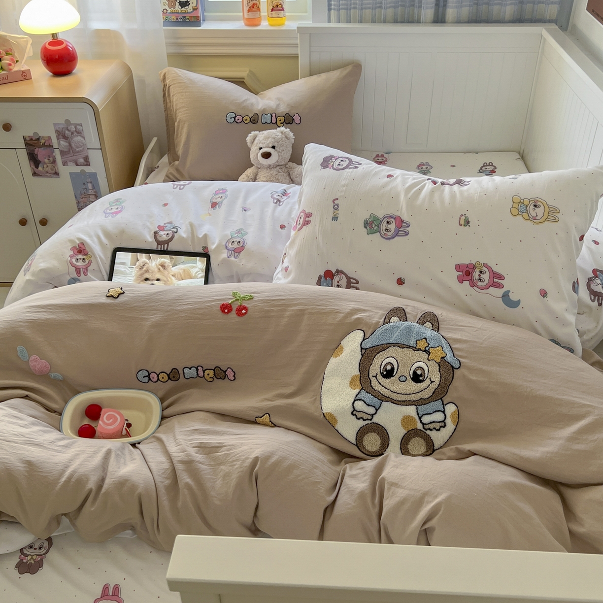 91家纺网 家纺一手货源 找家纺 （总）三元色 2025新款110克水洗云朵棉毛巾绣四件套