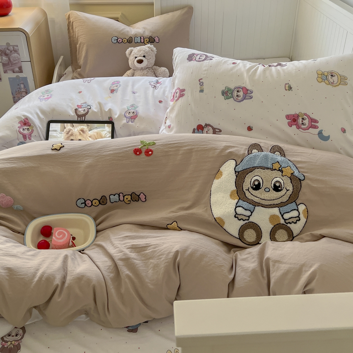 91家纺网 家纺一手货源 找家纺 （总）三元色 2025新款110克水洗云朵棉毛巾绣四件套