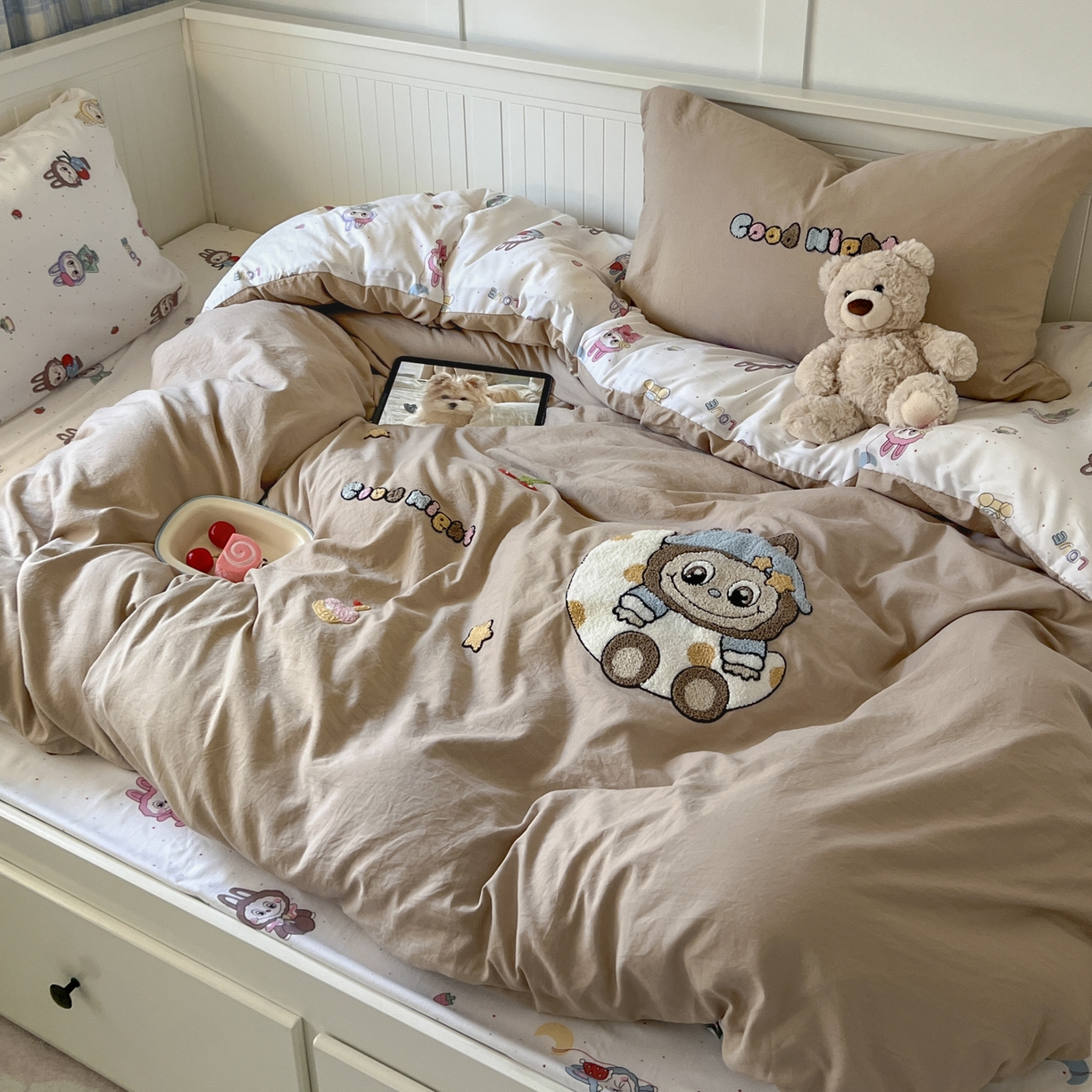 91家纺网 家纺一手货源 找家纺 （总）三元色 2025新款110克水洗云朵棉毛巾绣四件套