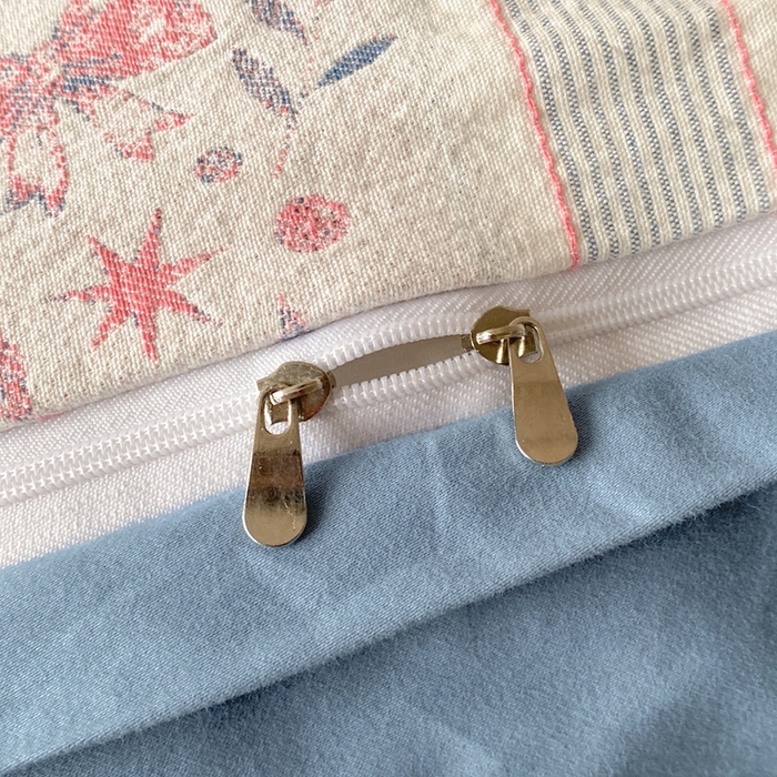 91家纺网 家纺一手货源 找家纺 言一 2025秋冬新品A类60S新疆长绒棉纯棉陶瓷轻磨毛四件套水洗棉提花全棉床单被套 蝶栩-粉蓝色