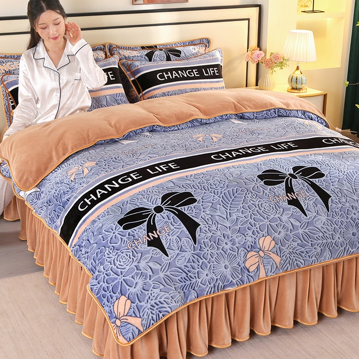 91家纺网 家纺一手货源 找家纺 橘姿 2025新款8-9斤床裙款牛奶绒四件套金貂绒法兰绒宝宝绒 邂逅