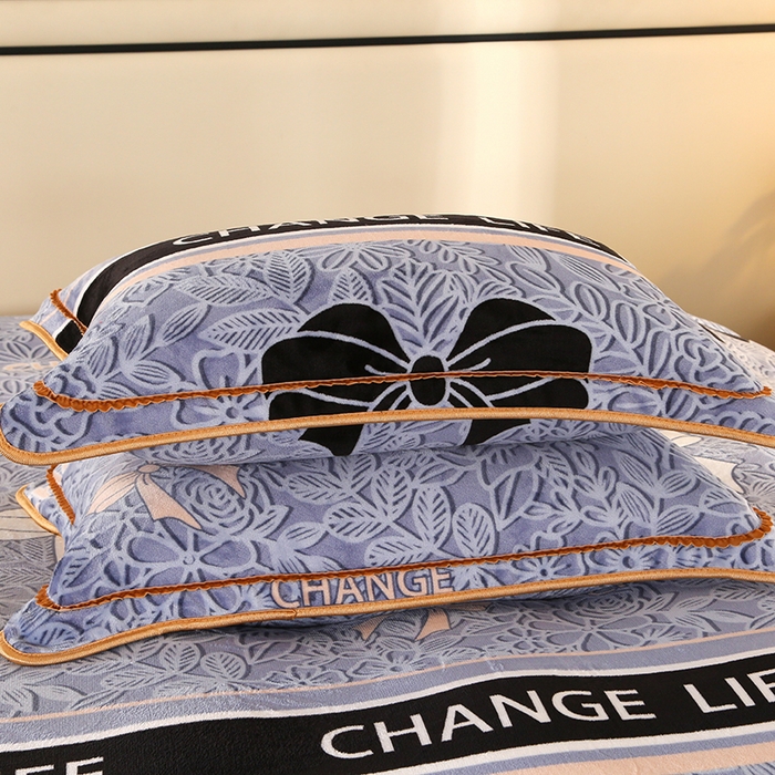 91家纺网 家纺一手货源 找家纺 橘姿 2025新款8-9斤床裙款牛奶绒四件套金貂绒法兰绒宝宝绒 邂逅