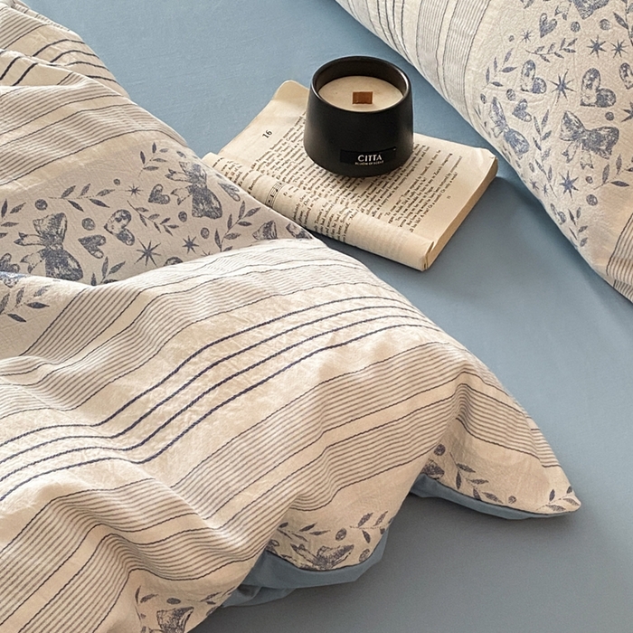 91家纺网 家纺一手货源 找家纺 言一 2025秋冬新品A类60S新疆长绒棉纯棉陶瓷轻磨毛四件套水洗棉提花全棉床单被套 蝶栩-天青藍