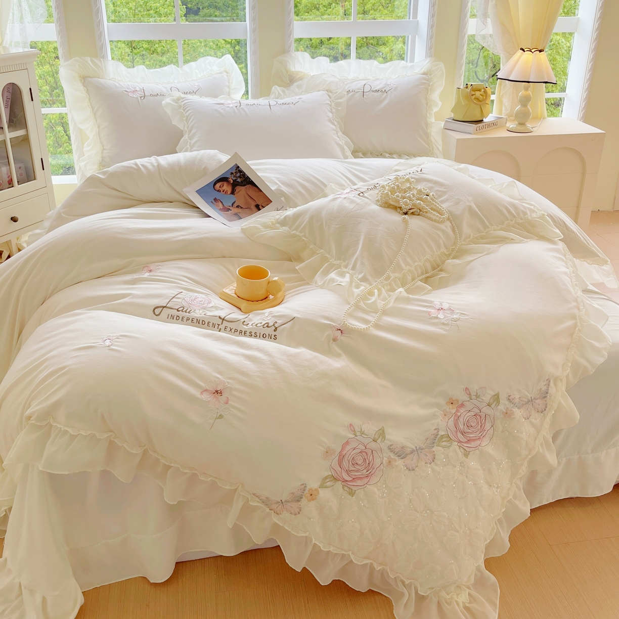 91家纺网 家纺一手货源 找家纺 大麦乐田 2025新款公主风花边糯小棉刺绣贴布绣四件套 美丽邂逅-嫩米