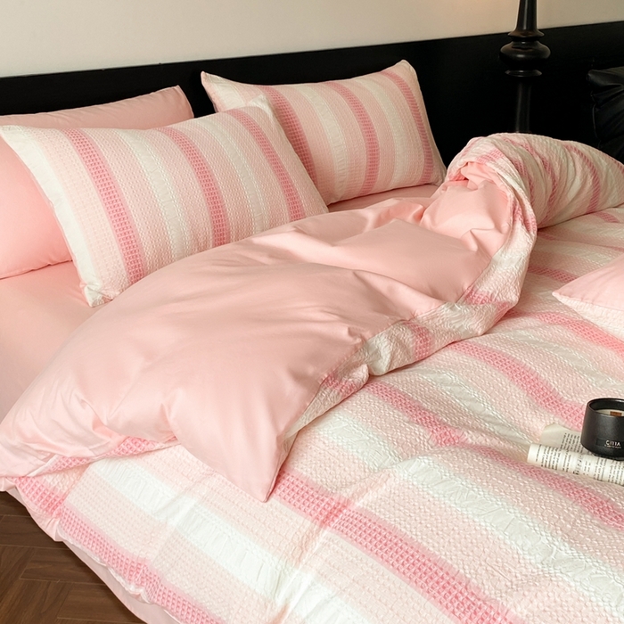 91家纺网 家纺一手货源 找家纺 言一 2025秋冬新品A类60S新疆长绒棉纯棉陶瓷轻磨毛四件套水洗棉提花全棉床单被套 流光-渐变粉