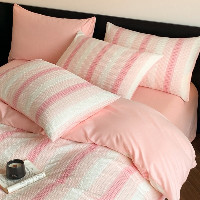 91家纺网 家纺一手货源 找家纺 言一 2025秋冬新品A类60S新疆长绒棉纯棉陶瓷轻磨毛四件套水洗棉提花全棉床单被套 流光-渐变粉