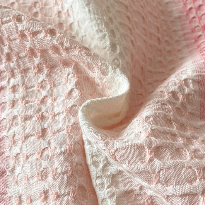 91家纺网 家纺一手货源 找家纺 言一 2025秋冬新品A类60S新疆长绒棉纯棉陶瓷轻磨毛四件套水洗棉提花全棉床单被套 流光-渐变粉