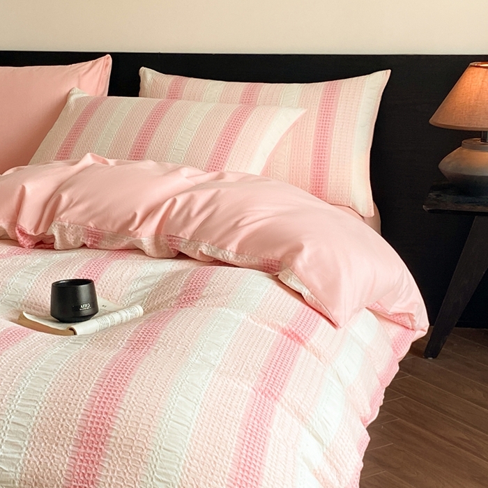 91家纺网 家纺一手货源 找家纺 言一 2025秋冬新品A类60S新疆长绒棉纯棉陶瓷轻磨毛四件套水洗棉提花全棉床单被套 流光-渐变粉