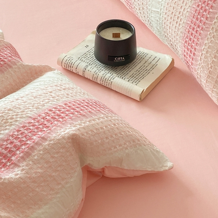 91家纺网 家纺一手货源 找家纺 言一 2025秋冬新品A类60S新疆长绒棉纯棉陶瓷轻磨毛四件套水洗棉提花全棉床单被套 流光-渐变粉