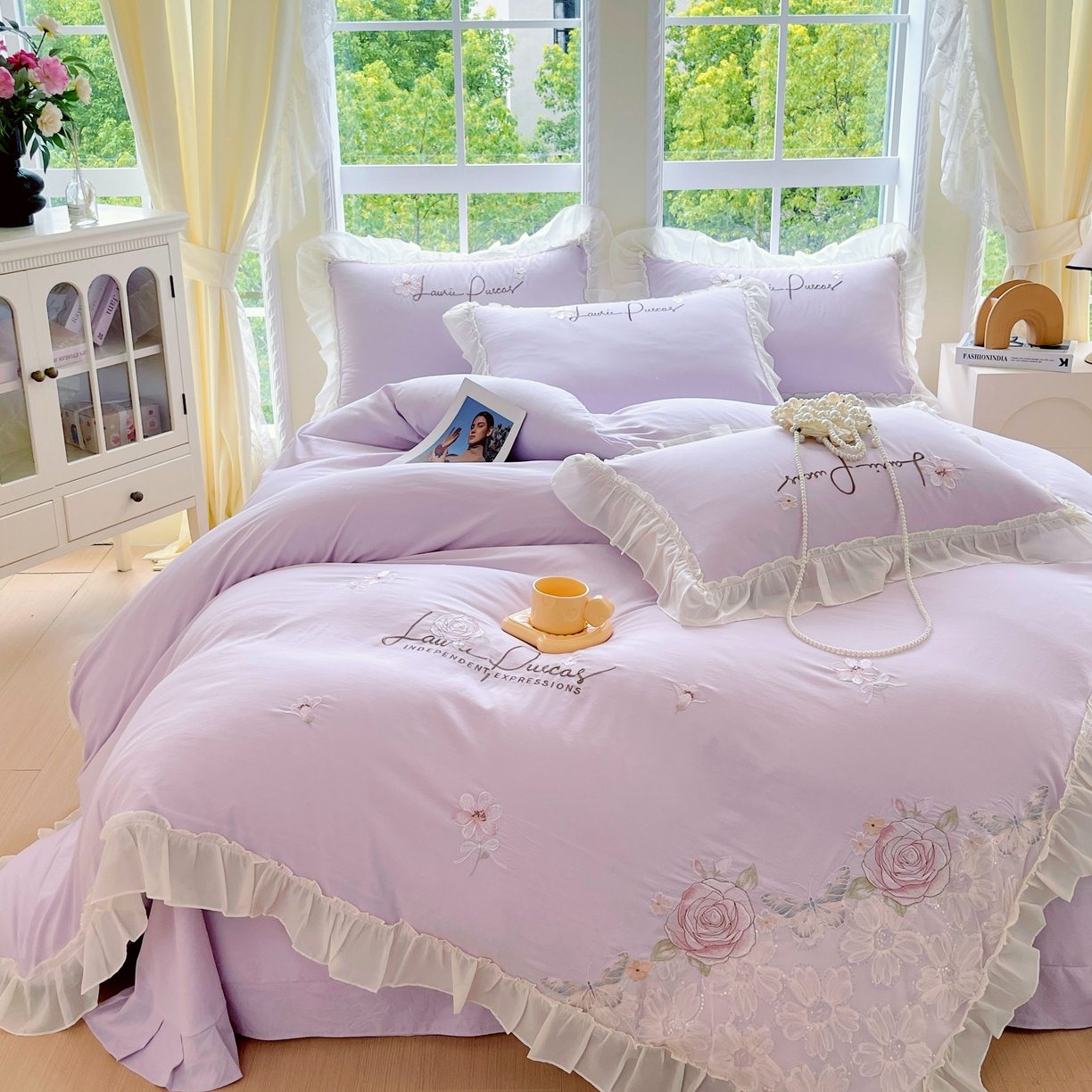 91家纺网 家纺一手货源 找家纺 大麦乐田 2025新款公主风花边糯小棉刺绣贴布绣四件套 美丽邂逅-嫩紫