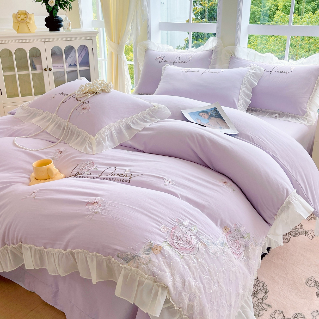 91家纺网 家纺一手货源 找家纺 大麦乐田 2025新款公主风花边糯小棉刺绣贴布绣四件套 美丽邂逅-嫩紫