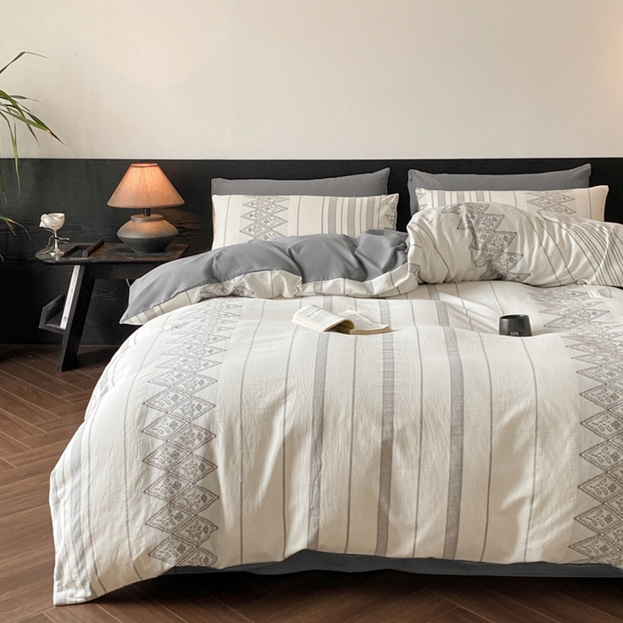 91家纺网 家纺一手货源 找家纺 言一 2025秋冬新品A类60S新疆长绒棉纯棉陶瓷轻磨毛四件套水洗棉提花全棉床单被套 千帆-灰自