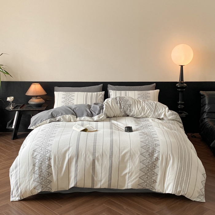 91家纺网 家纺一手货源 找家纺 言一 2025秋冬新品A类60S新疆长绒棉纯棉陶瓷轻磨毛四件套水洗棉提花全棉床单被套 千帆-灰自