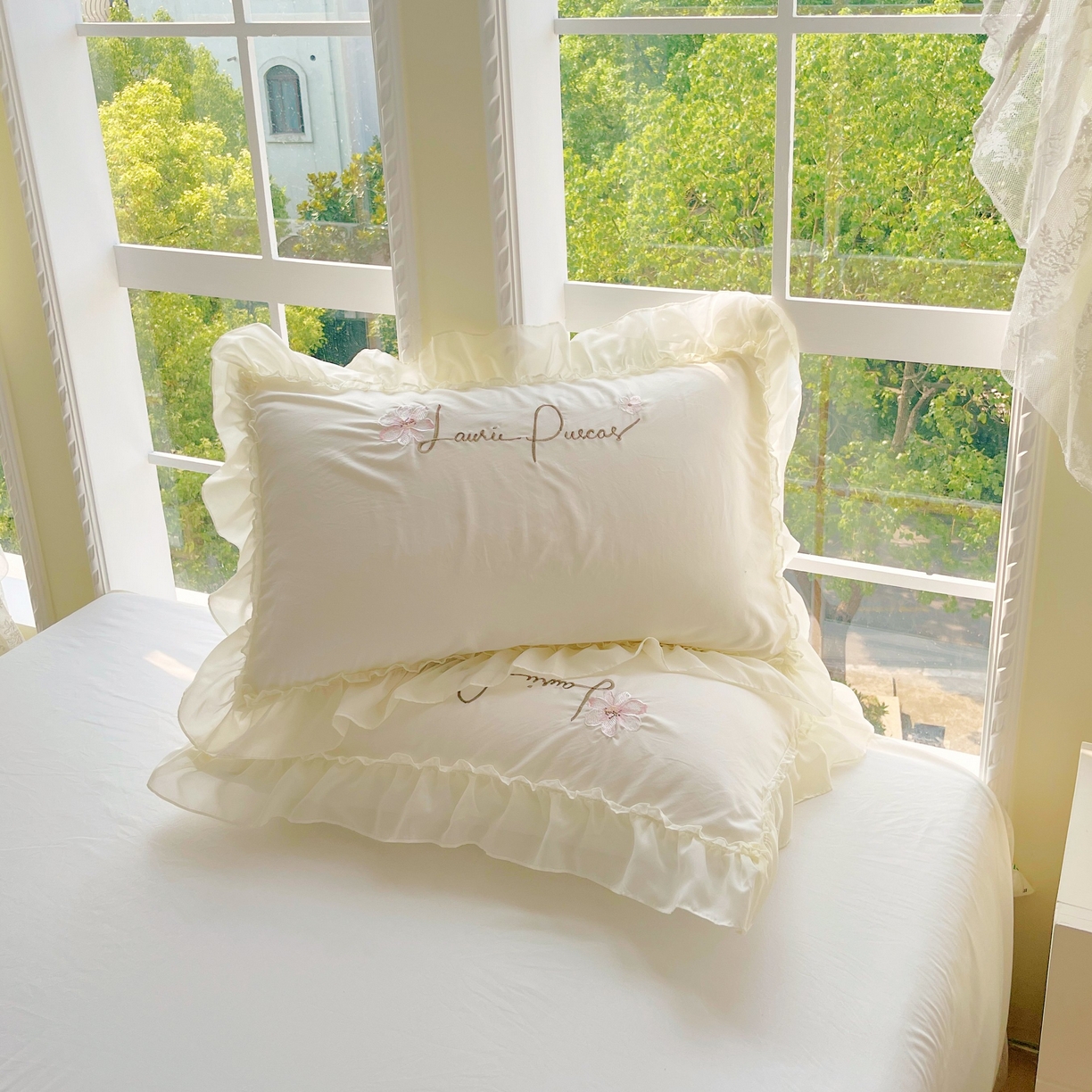 91家纺网 家纺一手货源 找家纺 大麦乐田 2025新款公主风花边糯小棉刺绣贴布绣四件套 美丽邂逅-嫩米