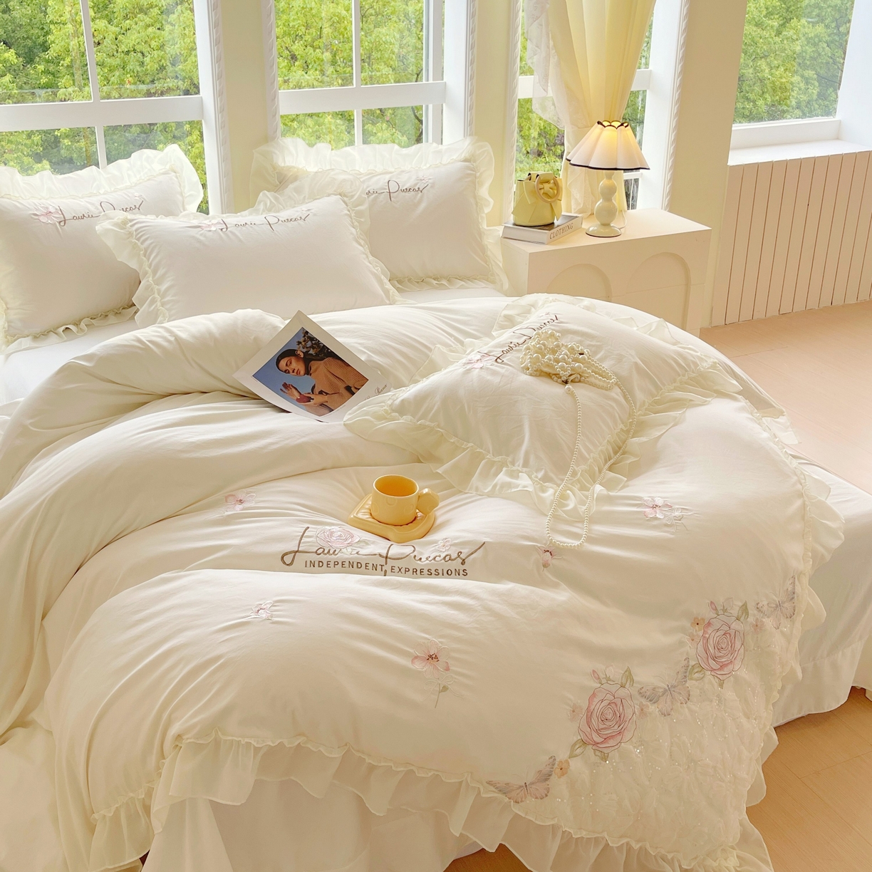 91家纺网 家纺一手货源 找家纺 大麦乐田 2025新款公主风花边糯小棉刺绣贴布绣四件套 美丽邂逅-嫩米