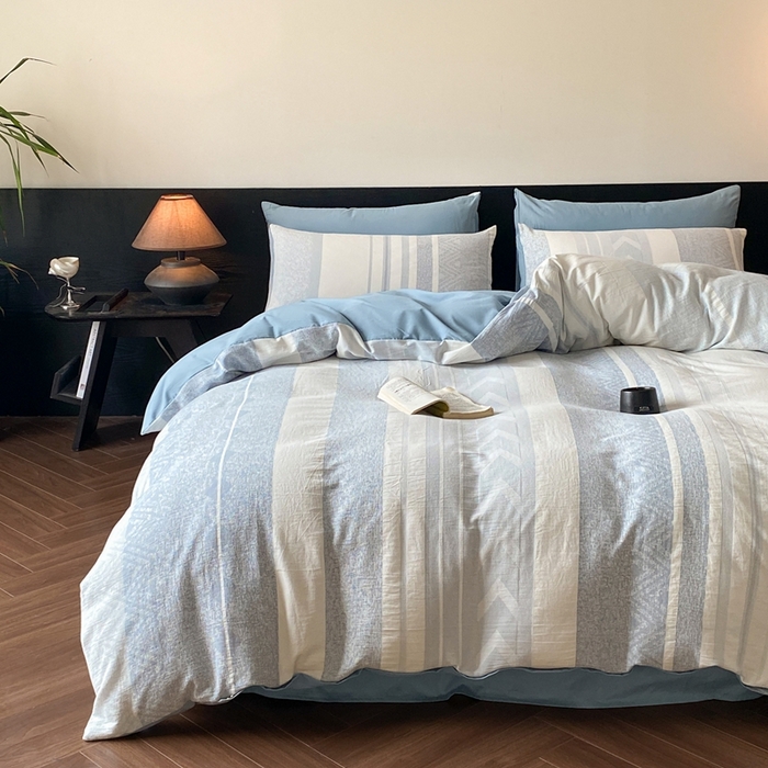 91家纺网 家纺一手货源 找家纺 言一 2025秋冬新品A类60S新疆长绒棉纯棉陶瓷轻磨毛四件套水洗棉提花全棉床单被套 森泊-柔雾蓝