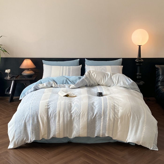 91家纺网 家纺一手货源 找家纺 言一 2025秋冬新品A类60S新疆长绒棉纯棉陶瓷轻磨毛四件套水洗棉提花全棉床单被套 森泊-柔雾蓝