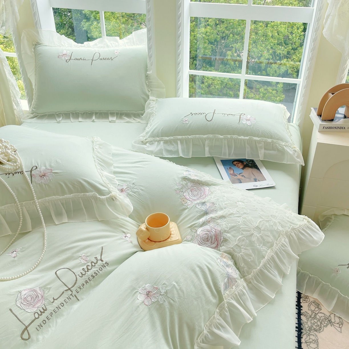 91家纺网 家纺一手货源 找家纺 大麦乐田 2025新款公主风花边糯小棉刺绣贴布绣四件套 美丽邂逅-嫩绿