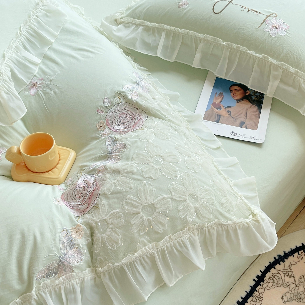 91家纺网 家纺一手货源 找家纺 大麦乐田 2025新款公主风花边糯小棉刺绣贴布绣四件套 美丽邂逅-嫩绿