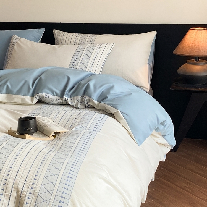 91家纺网 家纺一手货源 找家纺 言一 2025秋冬新品A类60S新疆长绒棉纯棉陶瓷轻磨毛四件套水洗棉提花全棉床单被套 长予-天青蓝