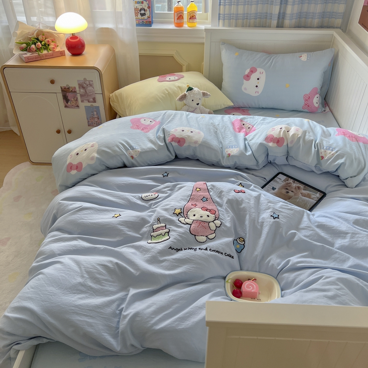 三元色 2025新款110克水洗云朵棉毛巾繡四件套 蛋糕kt藍