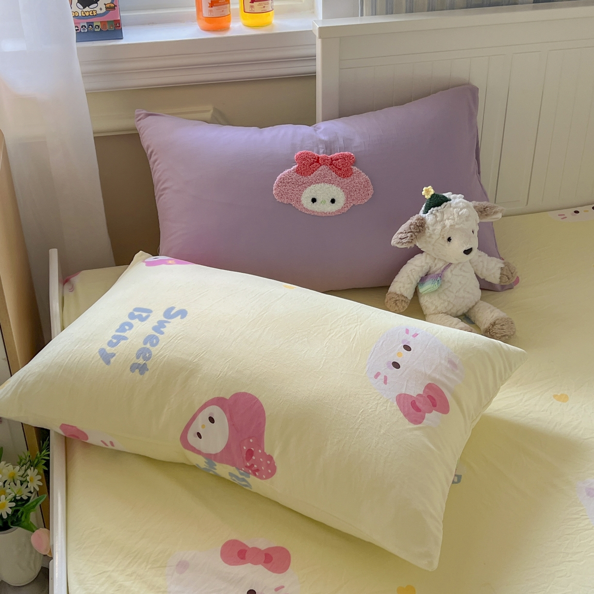 91家纺网 家纺一手货源 找家纺 三元色 2025新款110克水洗云朵棉毛巾绣四件套 蛋糕kt紫