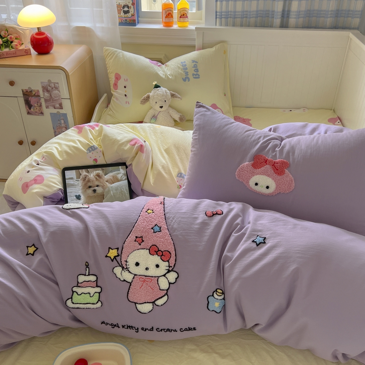 91家纺网 家纺一手货源 找家纺 三元色 2025新款110克水洗云朵棉毛巾绣四件套 蛋糕kt紫