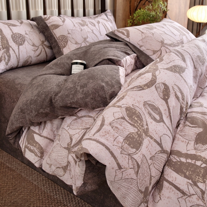 91家纺网 家纺一手货源 找家纺 乐居家纺 2025新款高密亲肤亚麻舒爽透气四件套 苍兰-红