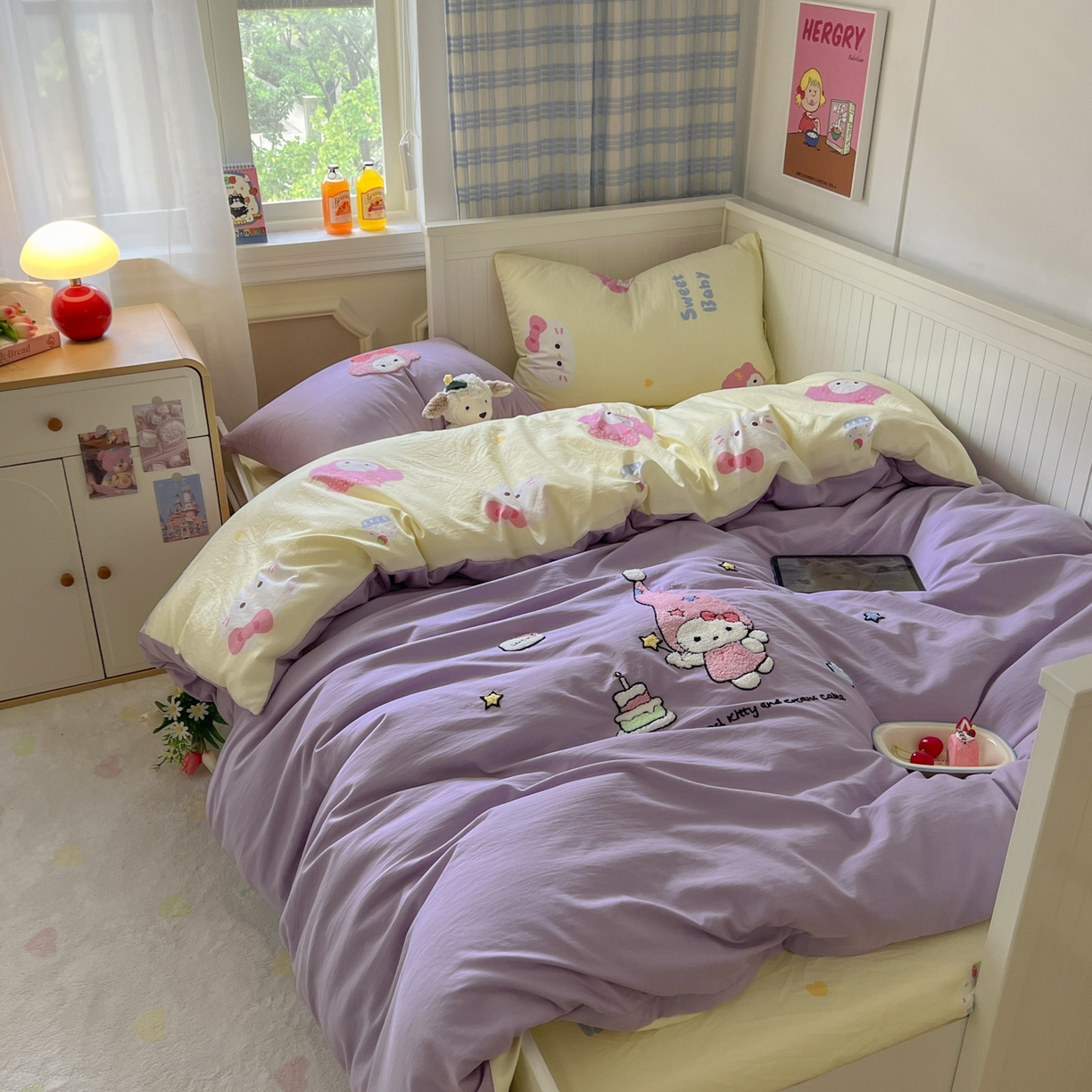 91家纺网 家纺一手货源 找家纺 三元色 2025新款110克水洗云朵棉毛巾绣四件套 蛋糕kt紫