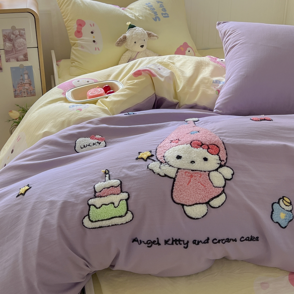 91家纺网 家纺一手货源 找家纺 三元色 2025新款110克水洗云朵棉毛巾绣四件套 蛋糕kt紫