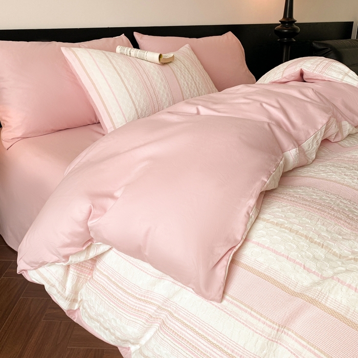 91家纺网 家纺一手货源 找家纺 言一 2025秋冬新品A类60S新疆长绒棉纯棉陶瓷轻磨毛四件套水洗棉提花全棉床单被套 知梦-樱花粉