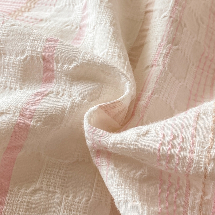 91家纺网 家纺一手货源 找家纺 言一 2025秋冬新品A类60S新疆长绒棉纯棉陶瓷轻磨毛四件套水洗棉提花全棉床单被套 知梦-樱花粉