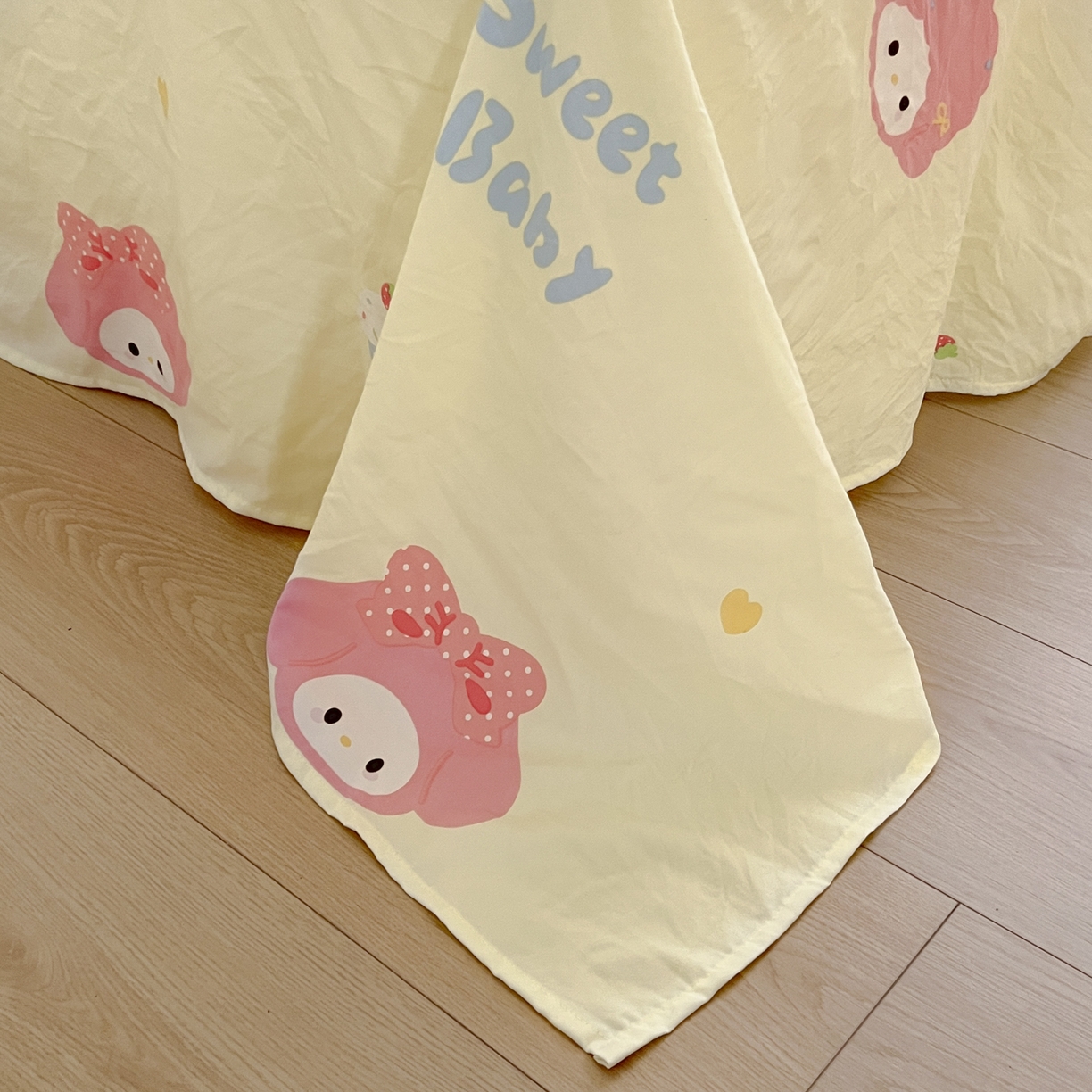 91家纺网 家纺一手货源 找家纺 三元色 2025新款110克水洗云朵棉毛巾绣四件套 蛋糕kt紫