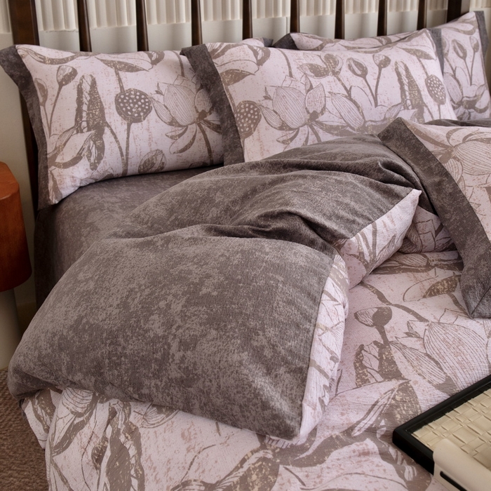 91家纺网 家纺一手货源 找家纺 乐居家纺 2025新款高密亲肤亚麻舒爽透气四件套 苍兰-红