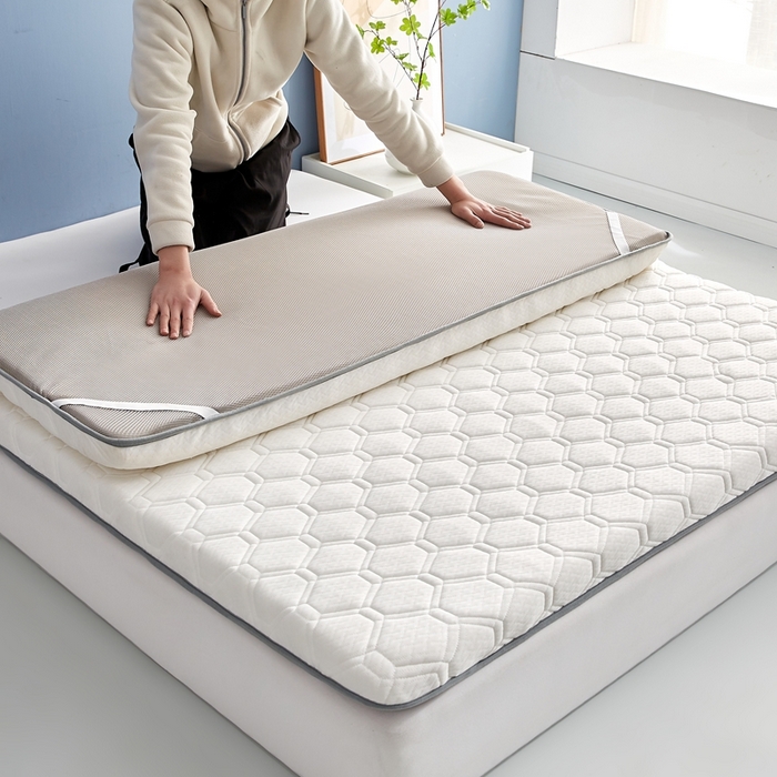 91家纺网 家纺一手货源 找家纺 华誉 2025新款跨境电商专供鸟眼布床垫 单边款菱格白