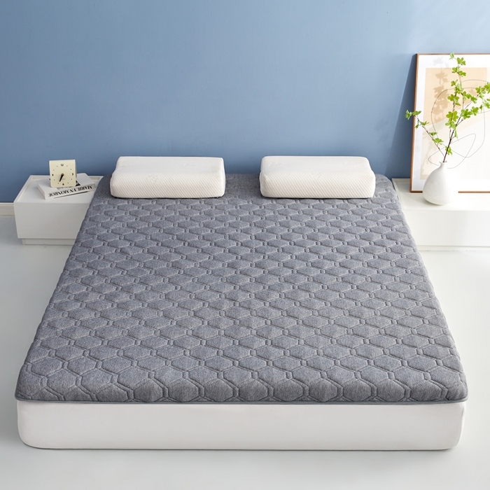 91家纺网 家纺一手货源 找家纺 华誉 2025新款跨境电商专供鸟眼布床垫 单边款菱格灰