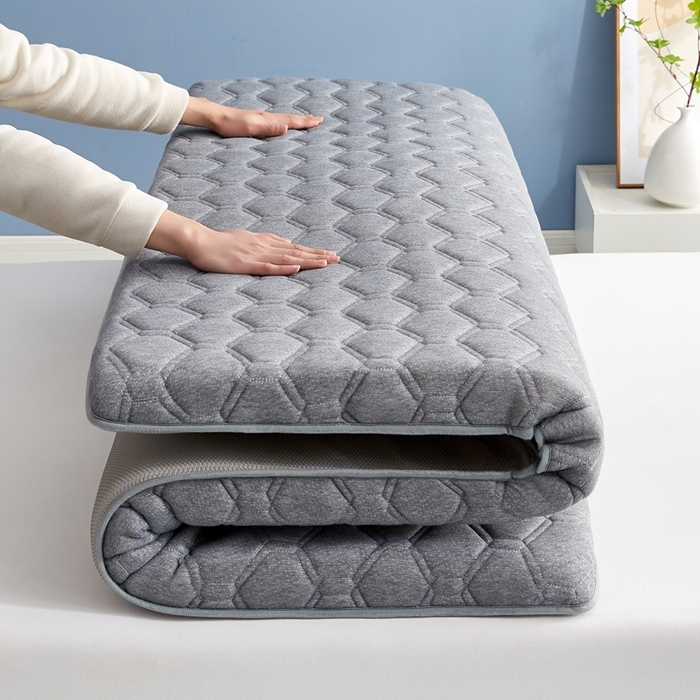 91家纺网 家纺一手货源 找家纺 华誉 2025新款跨境电商专供鸟眼布床垫 单边款菱格灰